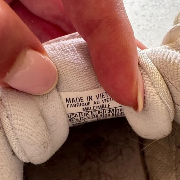 Reebok White Athletic Shoes - Picture 3 of 3